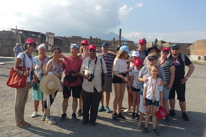 2 hours Pompeii Tour with Local Historian - Ticket Included - Cameo Factory and shop: a quick stop that’s part of the package