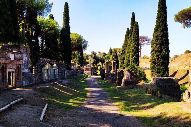 2 Hours Private Tour in Pompeii with Archaeologist - Stop 1: Palestra Grande and the Gymnasium That Hints at Daily Life