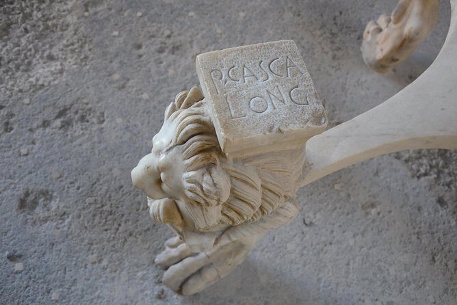 Ancient Pompei in the afternoon - Public Spa and the Forum: how daily life mixed with power