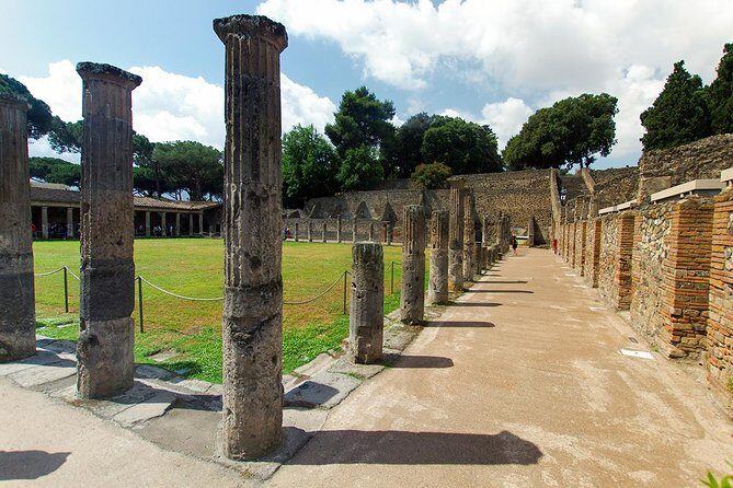 Complete Pompeii Skip the Line Tour with Archaeologist Guide - Temple, Forum, and everyday commerce you can picture