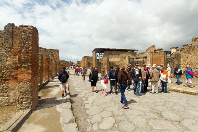 Complete Pompeii Skip the Line Tour with Archaeologist Guide - 2 hours vs 3 hours: which option fits your day