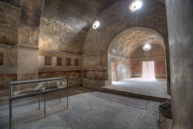 Day Trip of Pompeii, Herculaneum and Vesuvius from Naples - Driver Commentary vs. Site Guidance: The Expectation Gap