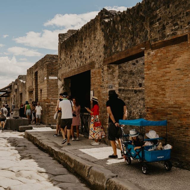 Discover Pompeii: French Walking Tour of the Buried City - Key things to know before you go