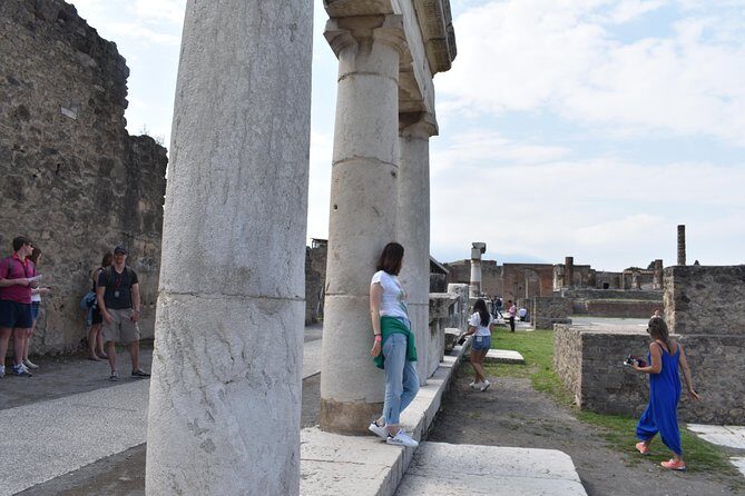 Discover the Ancient Ruins of Pompeii: Day Trip from Rome - The Naples and Craft-Stop Segment: Where the Day Can Feel Worth It—or Not