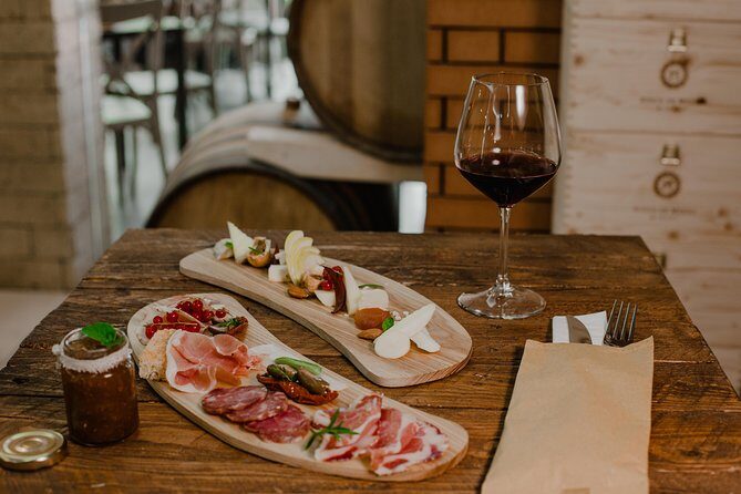 Explore Pompeii: Private Tour, Wine Tasting & Lunch - Logistics That Actually Matter: Where You Meet and How the Day Ends