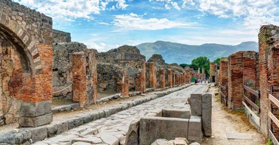 From Naples: Pompeii & Amalfi Coast Full-Day Trip - Key highlights to look for