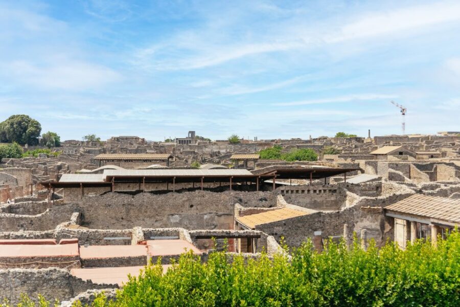 From Naples: Pompeii Ruins & Mount Vesuvius Day Tour - Walking to the crater rim: what you should expect