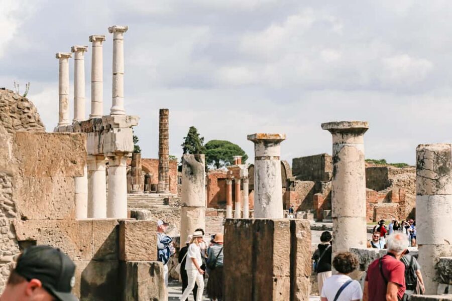 From Naples: Pompeii Skip-the-Line Guided Tour - Priority access: what the skip-the-line really means