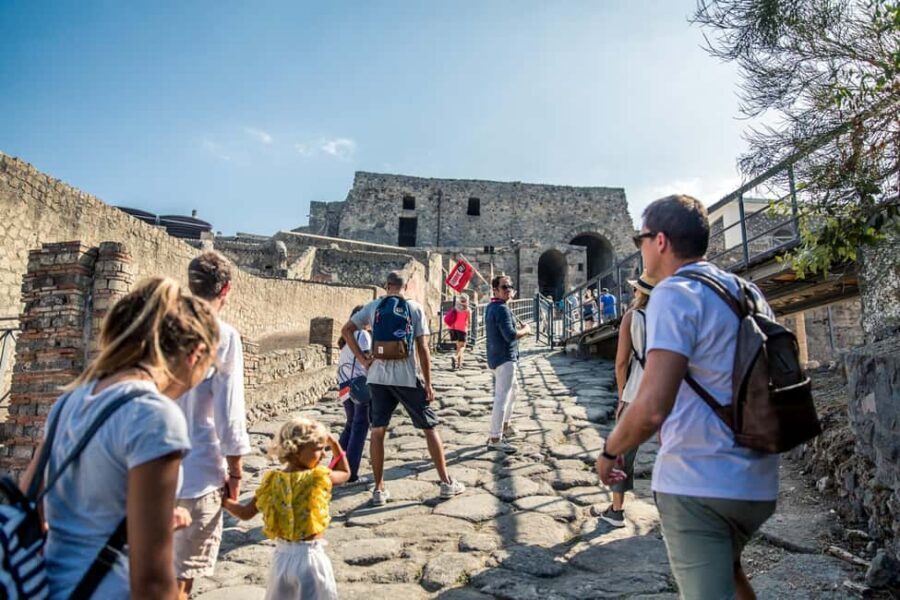 From Naples: Pompeii Skip-the-Line Guided Tour - Via dell’Abbondanza and the Theater District: daily life meets public culture