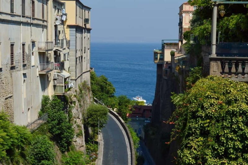 From Naples/Salerno: Pompeii, Sorrento, and Positano Tour - Pickup and drop-off: where you meet and why it matters