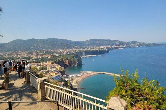 From Rome: Pompeii & Amalfi Coast w/ Positano or Sorrento - Who should book this Pompeii and Amalfi day trip?