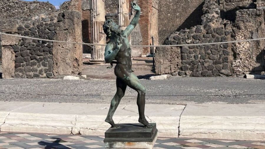 From Rome: Pompeii and Naples Day Trip by High-Speed Train - Pompeii streets and plaster casts: what you’ll notice on the walk