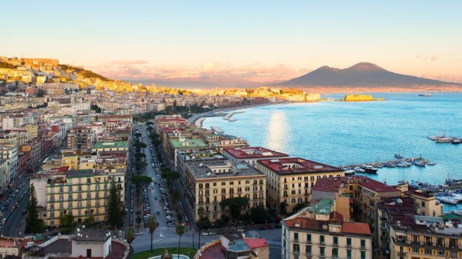 From Rome: Pompeii and Naples Day Trip by High-Speed Train - Naples in an hour: how to hit Piazza del Plebiscito without losing your bearings