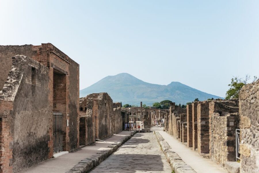 From Rome: Pompeii Day Trip with Optional Vesuvius and Lunch - Lunch upgrade: a sit-down meal with Bay of Naples views