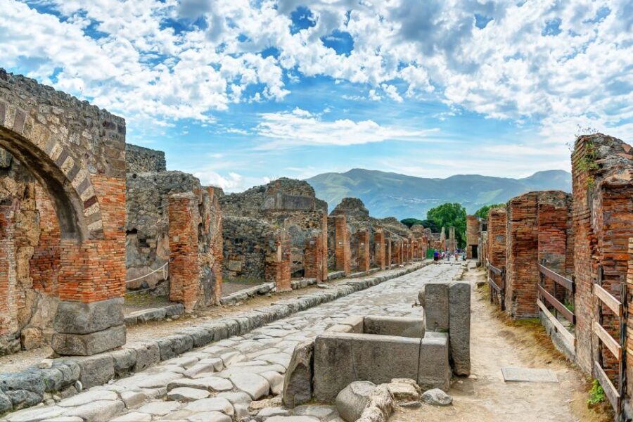 From Rome: Pompeii, Positano and Amalfi Full-Day Tour - From Rome to Campania: a small-group ride that sets the pace
