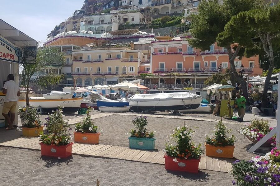 From Rome: Pompeii, Positano and Amalfi Full-Day Tour - Group dynamics: why the guide and assistant matter more than you think