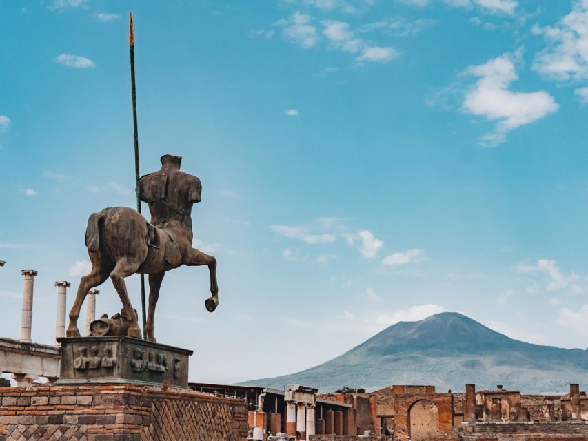 From Salerno: Vesuvius & Pompeii with audioguide - Meet at Banca Generali: the day’s structure in plain terms