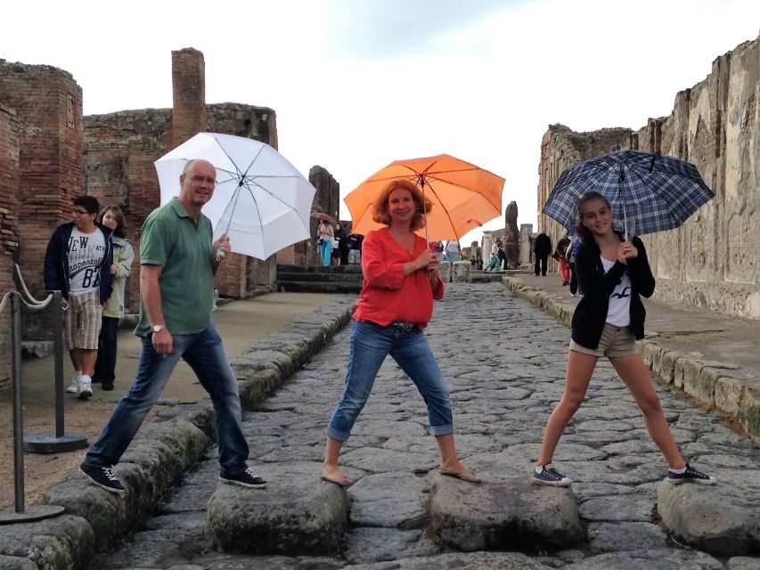 From Sorrento: Pompeii Ruins All-inclusive Guided Tour - Listening With Earphones, Handling Crowds, and Avoiding Frustration