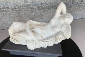 Guided tour of Pompeii with a writer - What you’ll see inside Pompeii (and why closures matter)