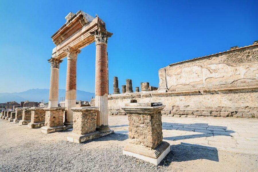 Naples: Day Trip to Pompeii and Capri - Why the Cameo factory stop isn’t a waste of time