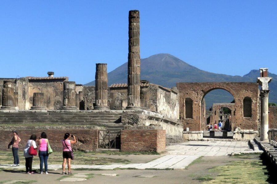 Naples: Day Trip to Pompeii and Capri - Capri starts at Marina Grande, then the funicular climb