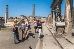 Naples or Sorrento: Full-Day Pompeii and Mount Vesuvius Tour - Getting there from Naples or Sorrento without the stress