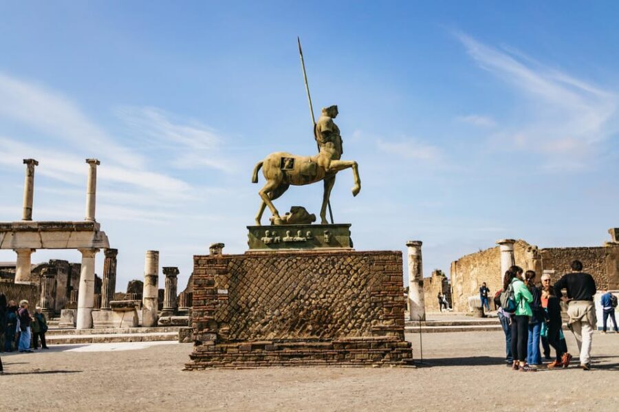 Naples: Pompeii and Mt. Vesuvius with Lunch and Wine Tasting - On the Mountain: What the Vesuvius Hike Is Like