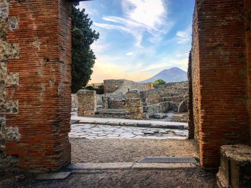 Naples: Pompeii Archaeology Park Tour & Skip-the-Line Entry - Temples and the Amphitheater: How the Tour Turns Ruins Into a City