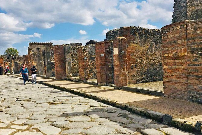 Naples & Pompeii Day Tour from Rome: Pompeii Ticket & City Visit - Naples: 1.25 Hours on a Bus, Then Picking Your Priorities