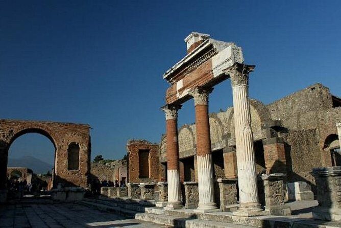 Naples: Pompeii, Herculaneum, and Vesuvius Tour by Minivan - Pompeii in Two Hours: what skip-the-line really buys you