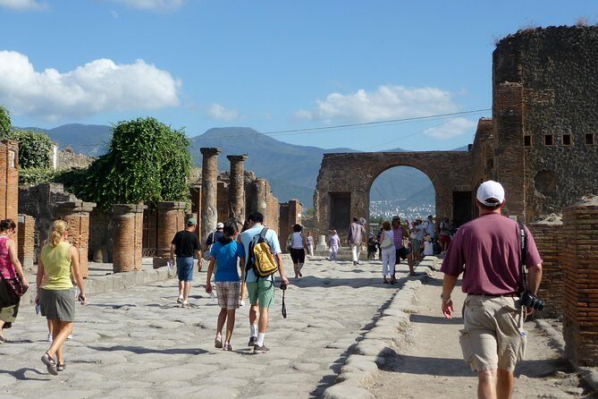 Naples: Pompeii & Mt Vesuvius All-Inclusive Small Group w/ Lunch - Pompeii walking tour: the ruins feel like a city again