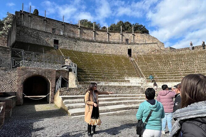 Naples: Tour of Mt Vesuvius and Pompeii w/ Lunch & Wine tasting - Mt. Vesuvius and lunch: the midday reset with local wine