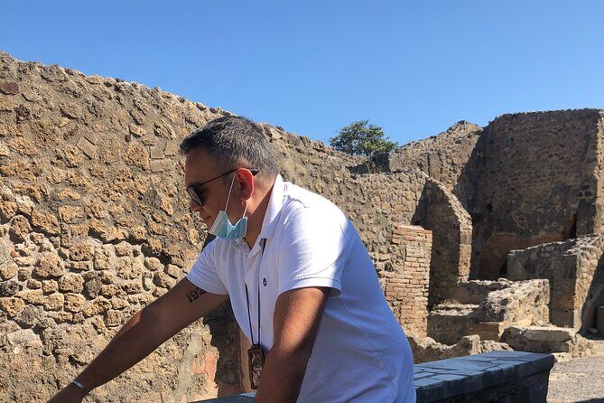 Pompei three hours with an expert guide - Where to meet at Piazza Esedra and start smart