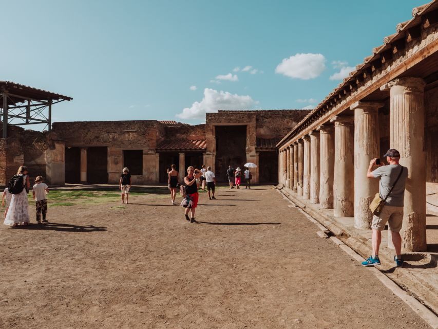 Pompeii: 2-Hour Guided Tour with an Archaeologist - Temples and everyday rhythms: Apollo and the mix of sacred and practical