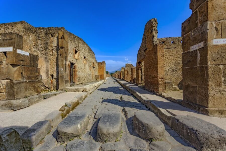 Pompeii: 2-Hour Guided Tour with an Archaeologist - The plaster casts: what the guide can make you feel