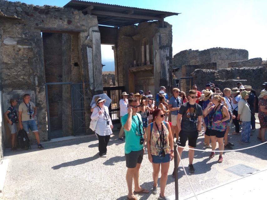 Pompeii: 3D Walking Tour with Entry Ticket - Family-friendly Pompeii, with age limits you should plan around