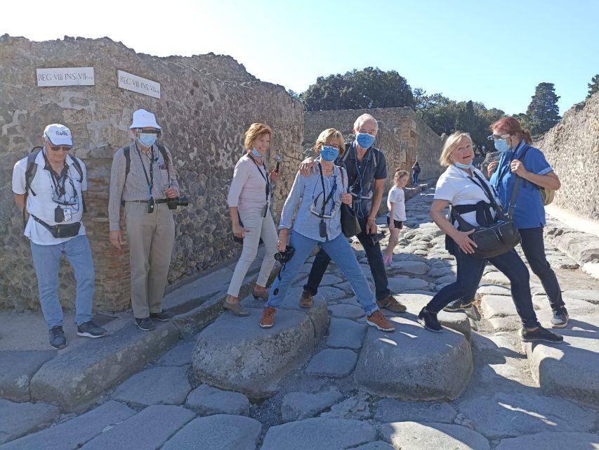 Pompeii: 3D Walking Tour with Entry Ticket - Before you go: what to pack for Pompeii heat and long stone walks