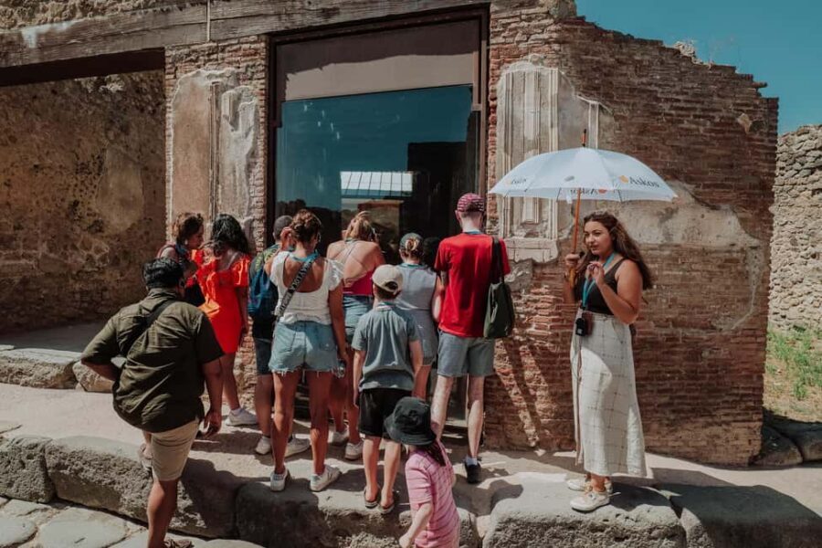Pompeii 3hours Villa of Mysteries tour with an Archaeologist - The tour’s house sequence: Roman daily life, not just pretty walls