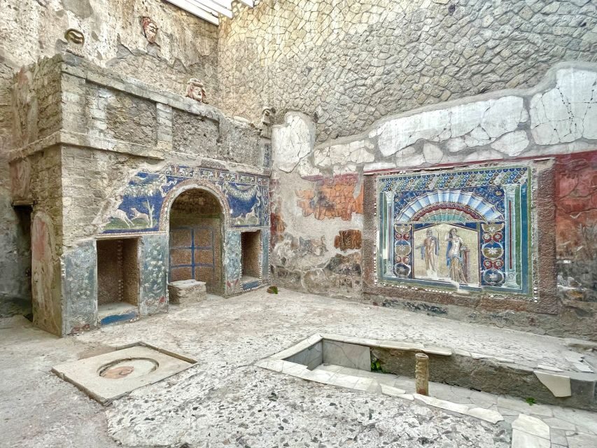 Pompeii and Herculaneum: Guided Tour with an Archaeologist - Meeting at Ristorante Suisse and getting into Pompeii fast