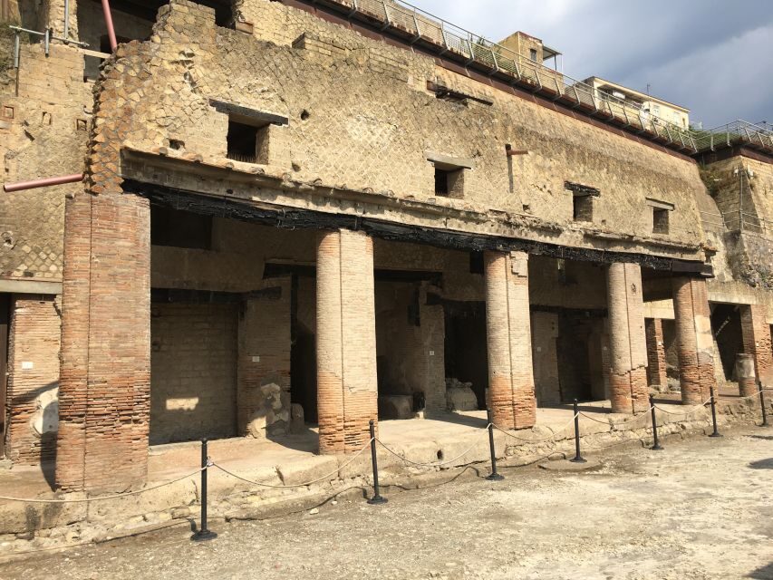Pompeii and Herculaneum: Guided Tour with an Archaeologist - Pompeii’s route from Porta Marina Inferiore to the Lupanare
