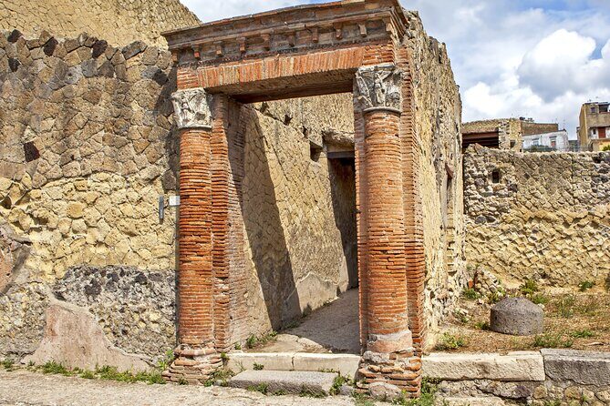 Pompeii and Herculaneum Small Group Tour with an Archaeologist - The Ride to Herculaneum: Minibus Smooth or Train + Walk