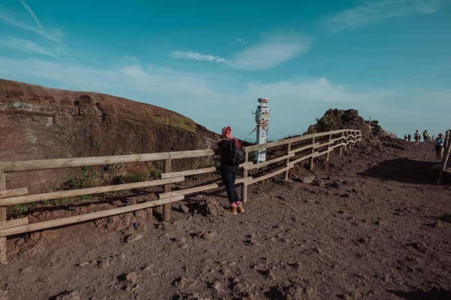 Pompeii and Mount Vesuvius excursion from Naples - Audioguide on the Volcano: Helpful, but Not a Replacement for Walking With People