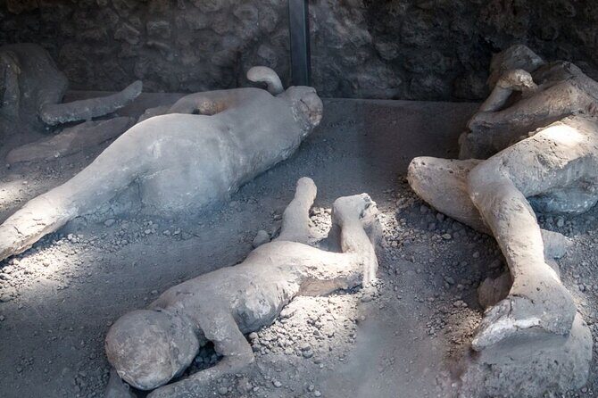 Pompeii and Naples Tour from Rome by Train with Lunch - Should You Book This Pompeii and Naples Day Trip?