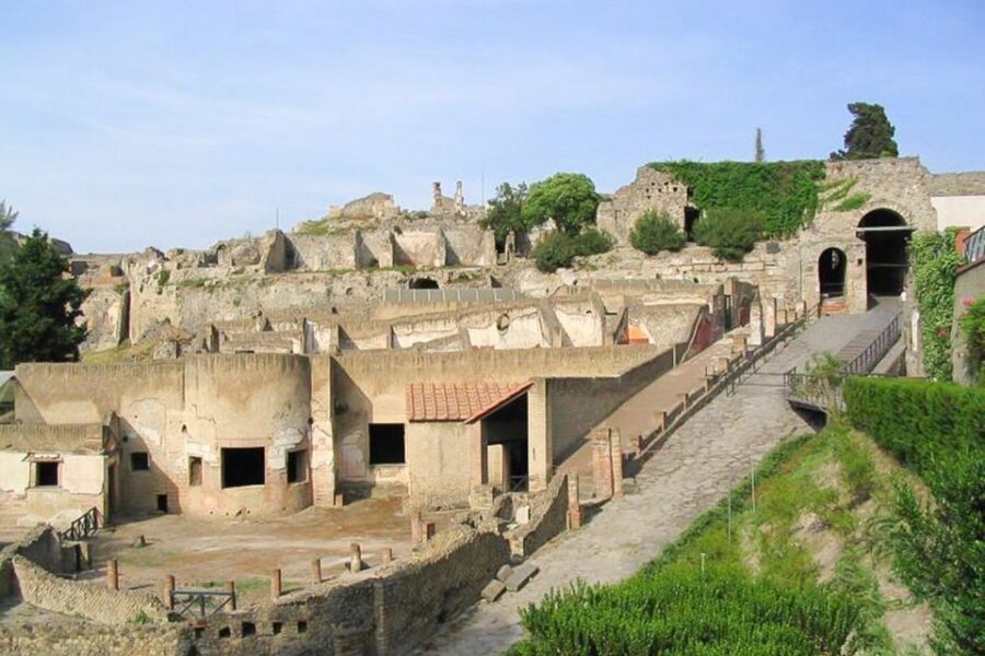 Pompeii and Vesuvius Full-Day Tour from Amalfi Coast - Views over Naples and the gulf: when the weather cooperates