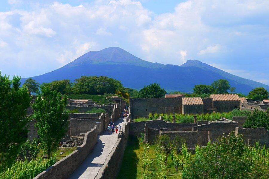 Pompeii and Vesuvius Full-Day Tour from Amalfi Coast - The Amalfi driving factor: comfort and timing on winding roads
