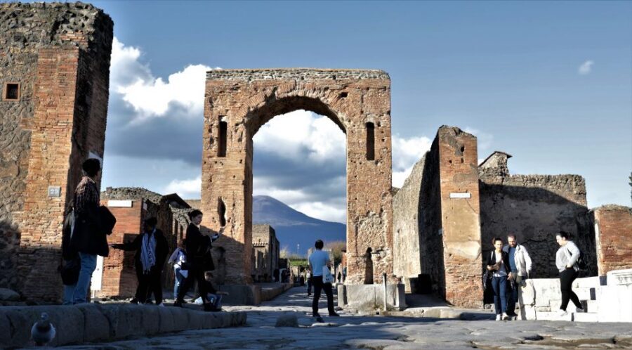 Pompeii: Day Tour of Pompeii and Vesuvius with Bus Transfer - The bus ride to Vesuvius: fewer hassles, more scenery