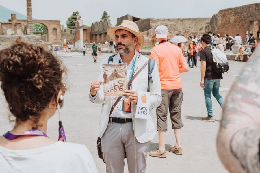 Pompeii: Entry Ticket and Guided Tour with an Archaeologist - House of the Faun: why this residence gets the spotlight