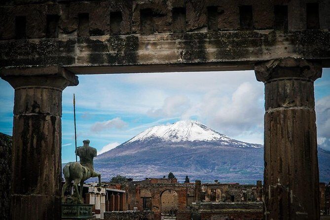 Pompeii Express Guided Tour by Train from Sorrento - Guides that can make or break Pompeii