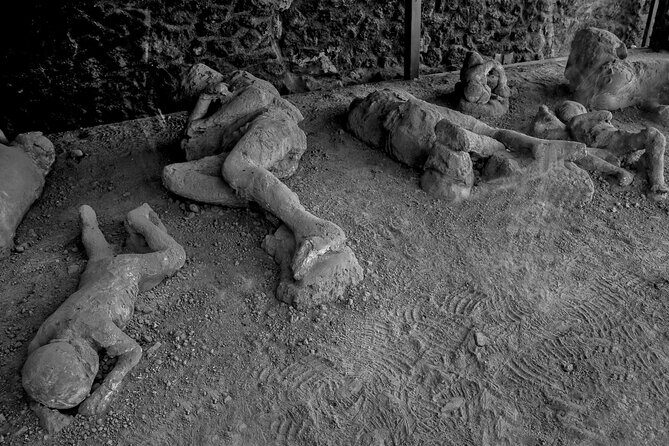 Pompeii guided group tour plus entry ticket - Meeting at Via Marina 6 and Starting at Porta Marina Superiore