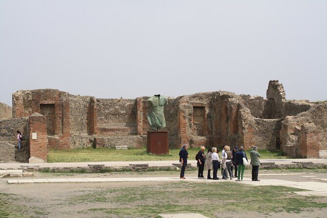 Pompeii: Guided Small Group Tour Max 6 People with Private Option - The house stops: what villas teach you about daily life